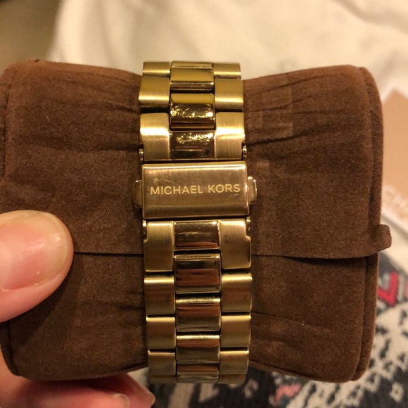 Michael Kors gold watch - Picture 7 of 7